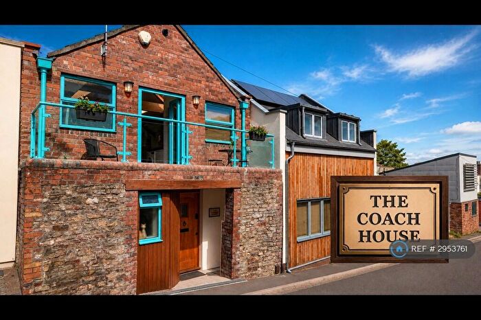 2 Bedroom Detached House To Rent In Fully Furnished Sydenham Lane, Bristol, BS6