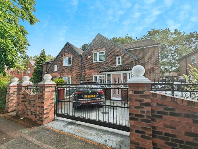 3 Bedroom House To Rent In Birchfields Road, Manchester, Greater Manchester, M13