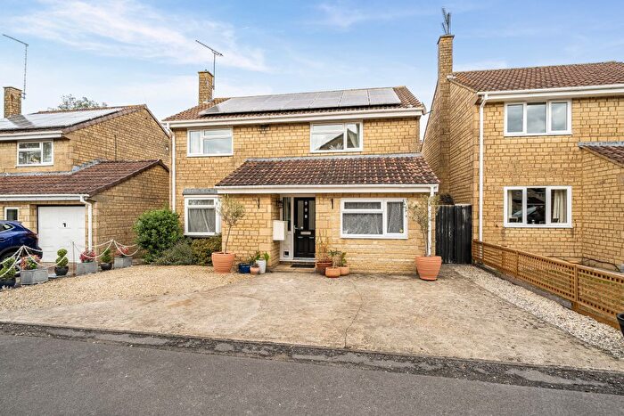 4 Bedroom Detached House For Sale In Chudleigh, Freshbrook, Swindon, SN5