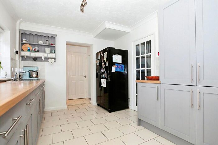 4 Bedroom Detached House For Sale In Peterborough Road, Farcet, Peterborough, PE7