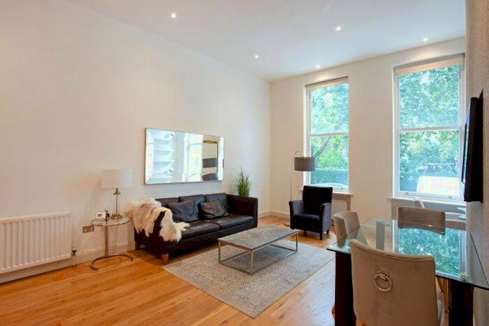 3 Bedroom Flat To Rent In Nevern Square, London, SW5