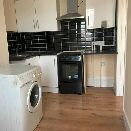 2 Bedroom Flat To Rent In Church Street., Edmonton, London., N9