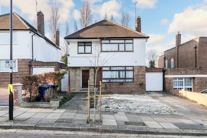 4 Bedroom Detached House To Rent In Heathcroft, London, W5