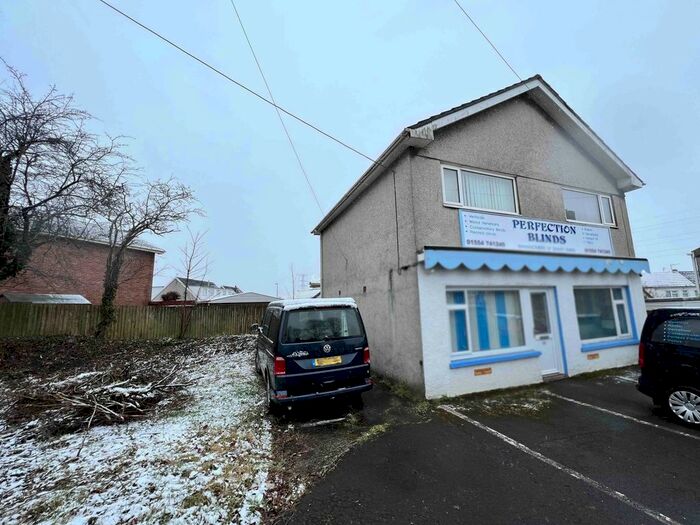 2 Bedroom Flat To Rent In The Flat, A Gorsfach, Llanelli, SA14