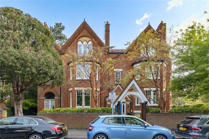 2 Bedroom Flat To Rent In The Grange, Wimbledon, SW19