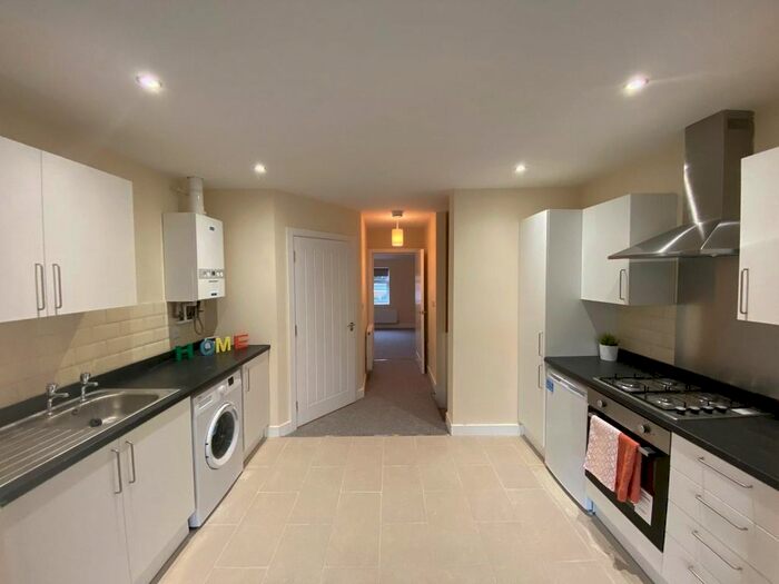 1 Bedroom Flat To Rent In Prince Of Wales Lane, Solihull Lodge B14