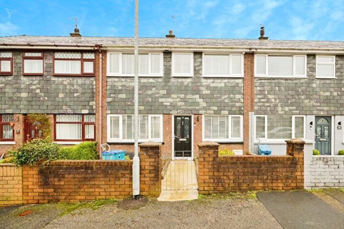 3 Bedroom Terraced House For Sale In Bro Rhythallt, Llanrug, Caernarfon, Gwynedd, LL55