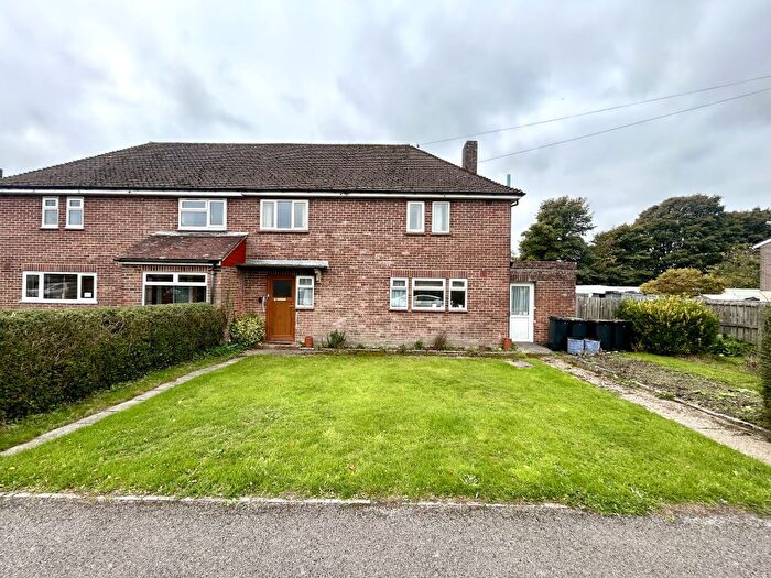 3 Bedroom Semi Detached House For Sale In Lane Side, Shaftesbury, SP7