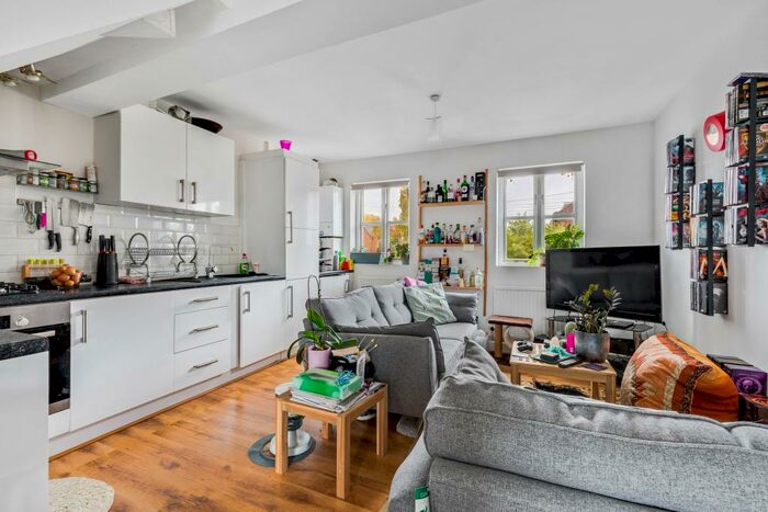 2 Bedroom Apartment To Rent In Demesne Road, Wallington, SM6