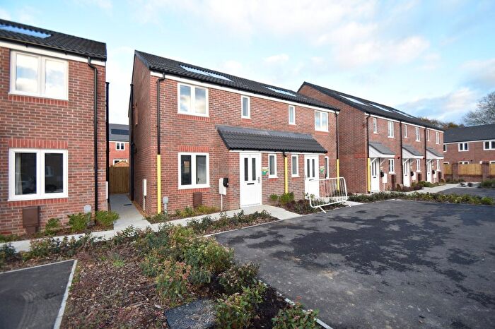 3 Bedroom Semi Detached House To Rent In Oakcroft Lane, Stubbington, Fareham, Hampshire, PO14