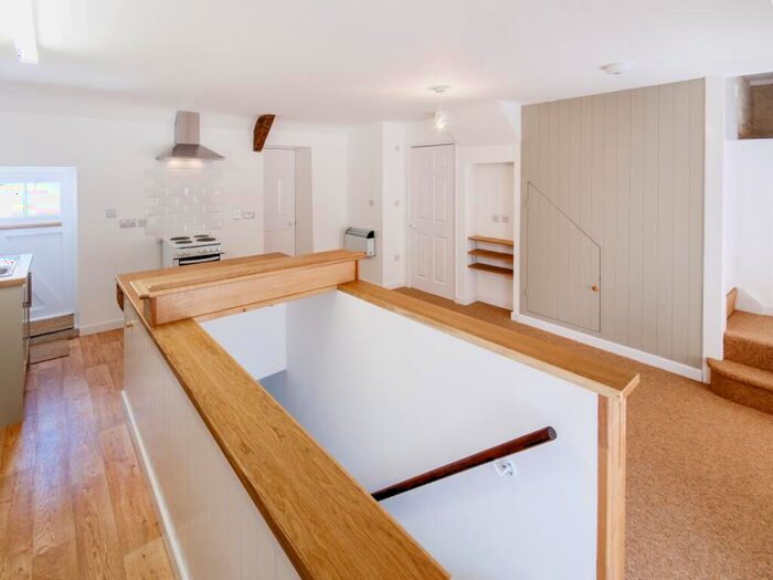 2 Bedroom Apartment To Rent In West End, Witney, OX28