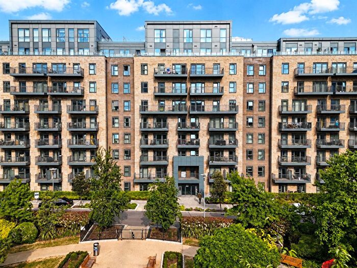 2 Bedroom Flat For Sale In Beaufort Square, London, NW9
