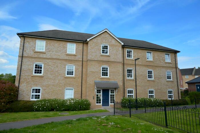 2 Bedroom Flat To Rent In Sherfield Park, Sherfield On Loddon, Hampshire, RG27