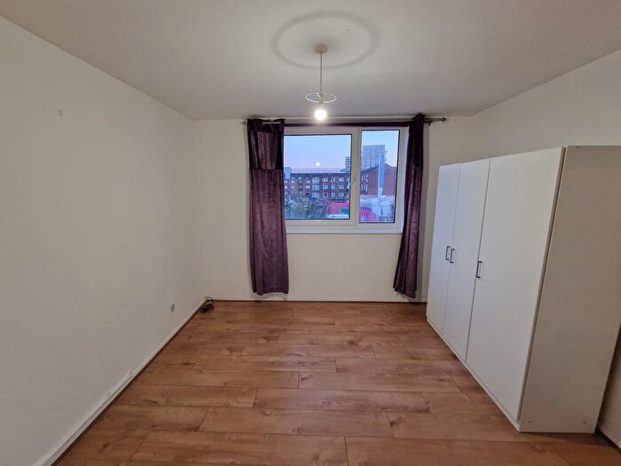 1 Bedroom Flat To Rent In Linsdell Road, Barking, IG11