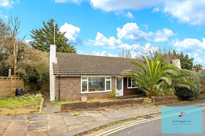 2 Bedroom Bungalow To Rent In Caisters Close, Hove, BN3