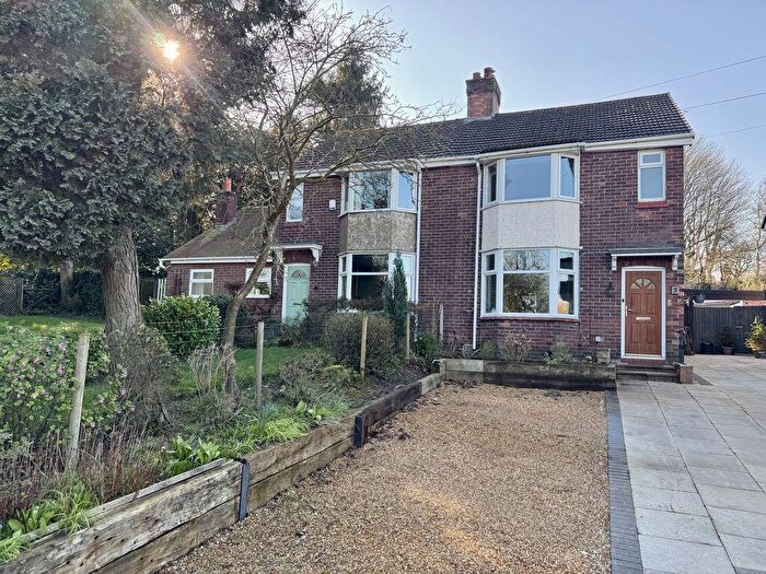 3 Bedroom Semi Detached House For Sale In Knutsford Road, Holmes Chapel, CW4