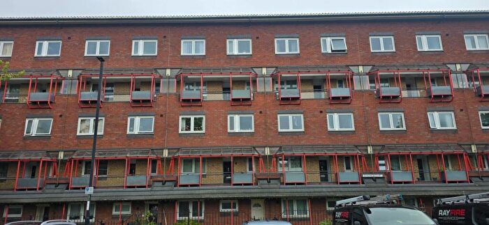 3 Bedroom Flat To Rent In Queens Court, Arthurs Hill, Newcastle Upon Tyne, NE4