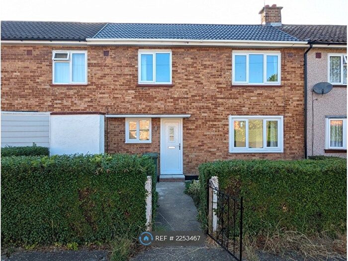 3 Bedroom Terraced House To Rent In Kathleen Ferrier Crescent, Basildon, SS15