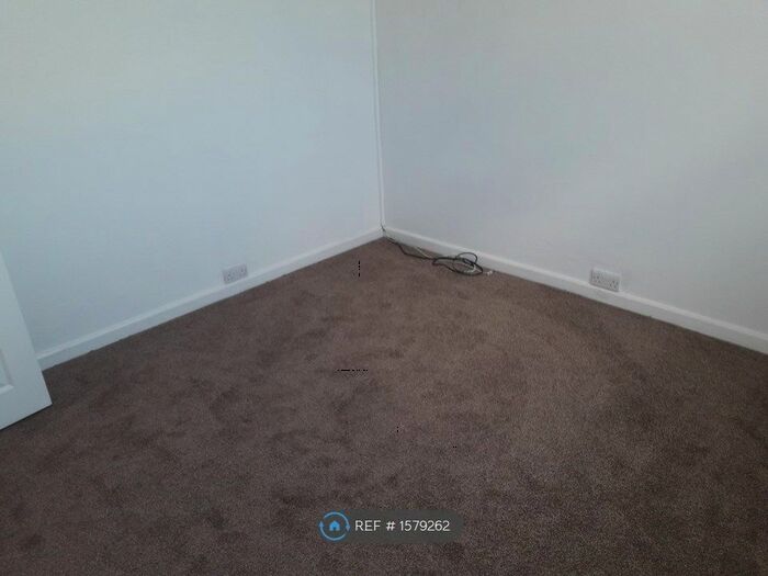 3 Bedroom Terraced House To Rent In Roman Road, Ilford, IG1