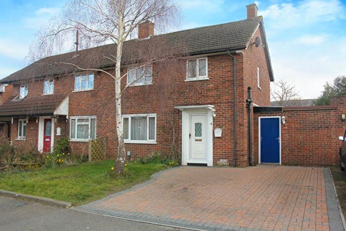 3 Bedroom Semi-Detached House To Rent In Woking, Surrey, GU22