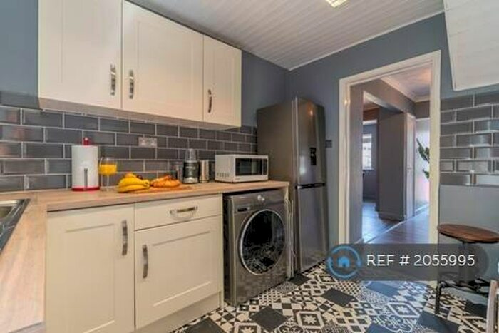 4 Bedroom Terraced House To Rent In Shenton Close, Swindon, SN3