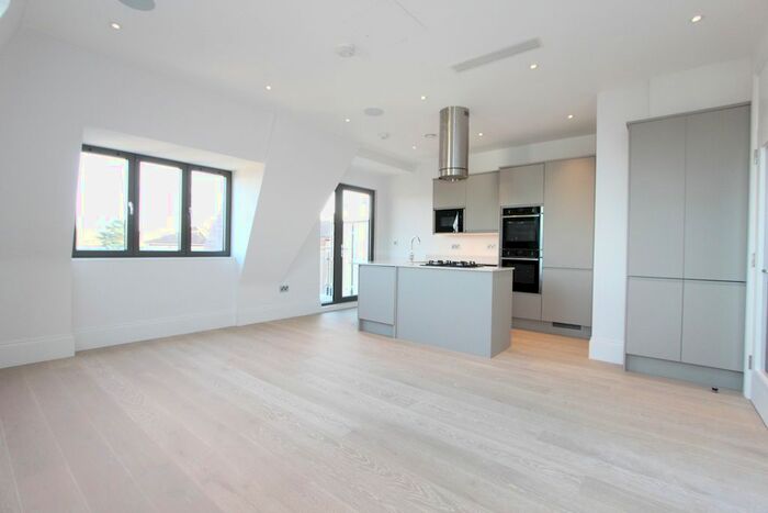 2 Bedroom Flat To Rent In Green Lane, London, NW4