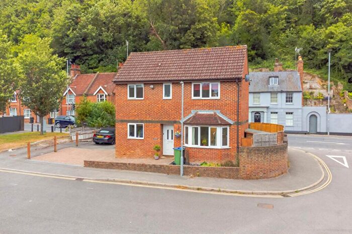 2 Bedroom Detached House For Sale In The Spinneys, Lewes, BN7