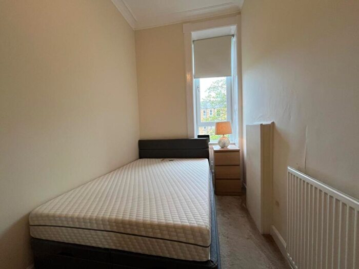 2 Bedroom Flat To Rent In Comely Bank Street, Edinburgh, EH4