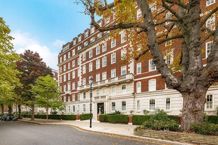 2 Bedroom Flat For Sale In Campden Hill Gate, Duchess Of Bedfords Walk, London, W8