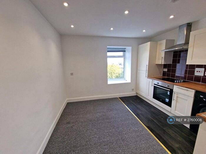 2 Bedroom Flat To Rent In Rosefield Street, Dundee, DD1