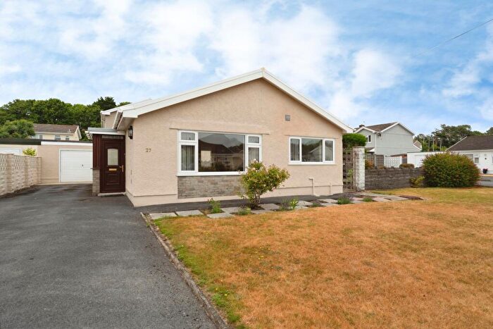 3 Bedroom Bungalow For Sale In Danlan Park, Burry Port, SA16