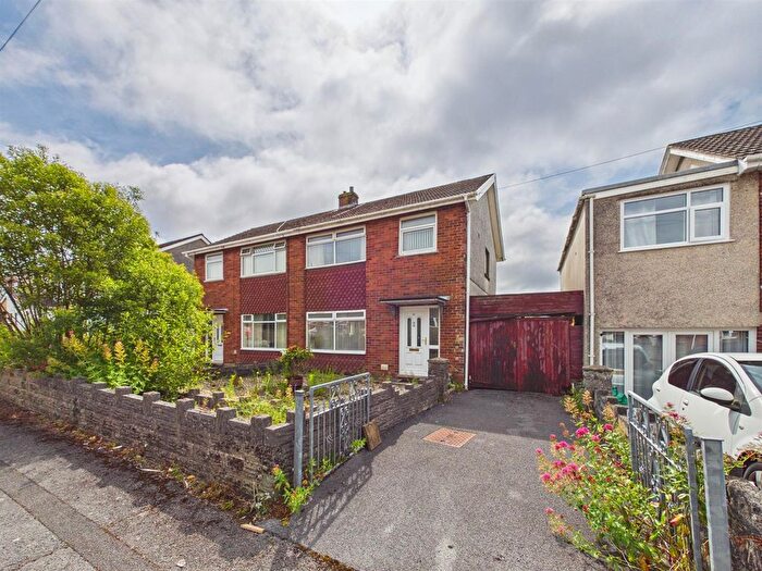 3 Bedroom Semi-detached House For Sale In Gower View, Llanelli, SA15