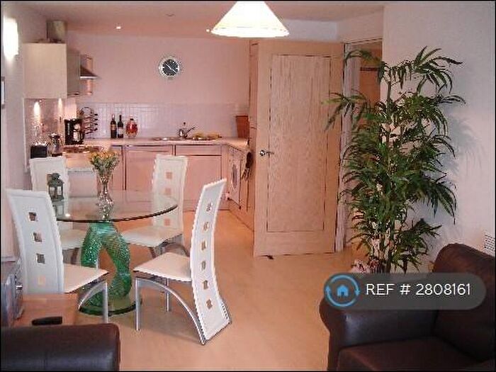 2 Bedroom Flat To Rent In Blue Granary Wharf, Leeds, LS1