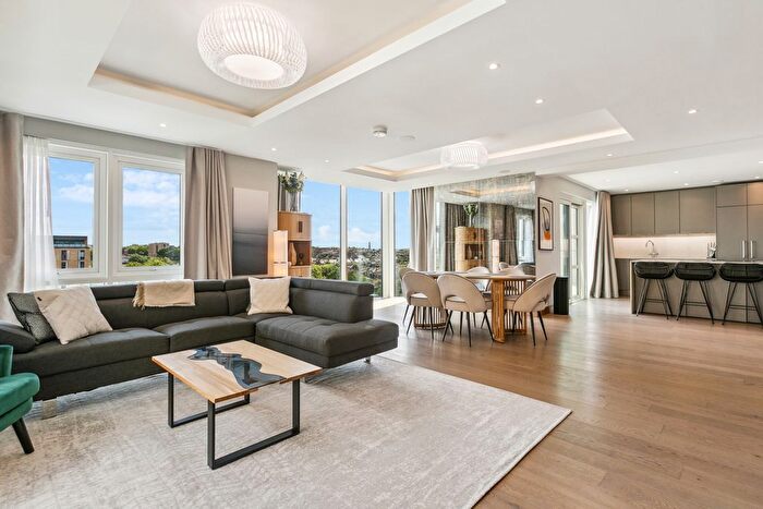 3 Bedroom Flat To Rent In Trafalgar House, Juniper Drive, SW18