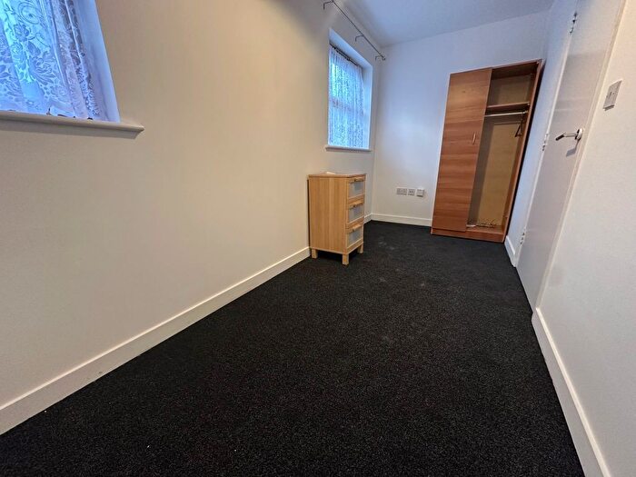 2 Bedroom Flat To Rent In Cooke Street, Barking, IG11