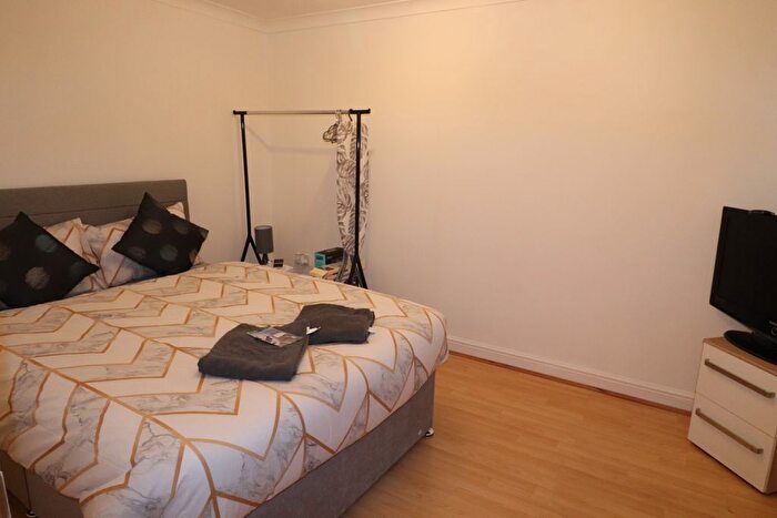 Studio To Rent In Essex Road, Dartford, DA1