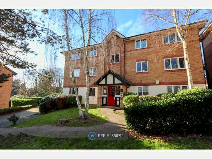 1 Bedroom Flat To Rent In Woodland Grove, Epping, CM16