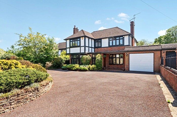4 Bedroom Detached House For Sale In Clarendon Way, Chislehurst, BR7