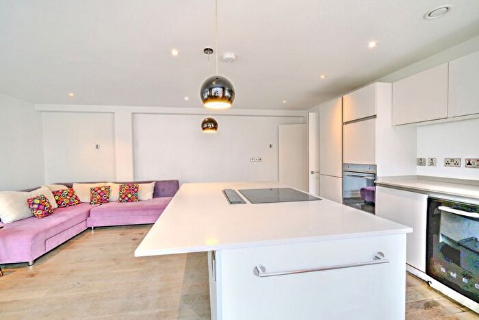 2 Bedroom Flat For Sale In Post Office Road, Bournemouth, Dorset, BH1