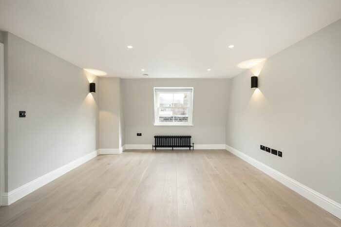 1 Bedroom Flat To Rent In Shaftesbury Avenue, Chinatown, W1D