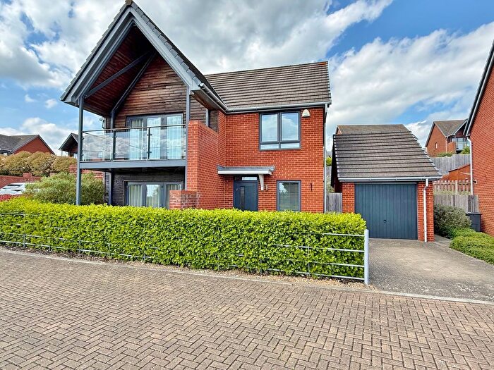 4 Bedroom Detached House For Sale In Portsea View, Bedhampton, PO9