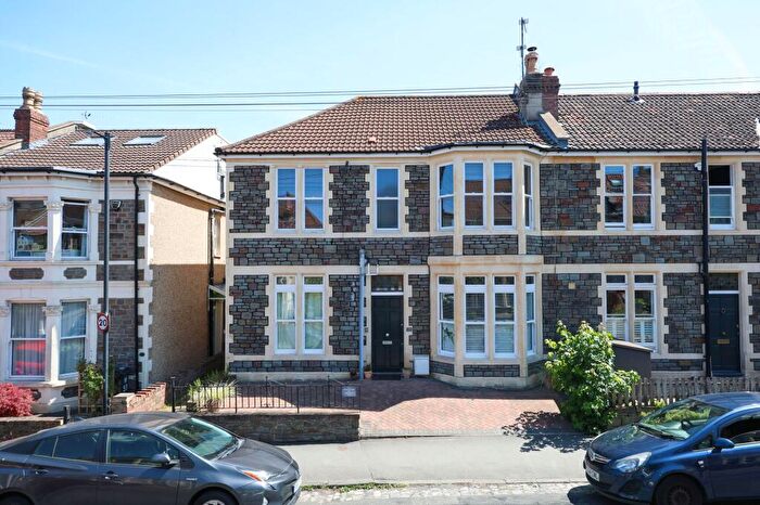 2 Bedroom Flat For Sale In Kennington Avenue, Bishopston, BS7