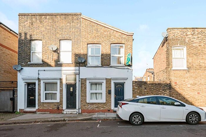 3 Bedroom Property For Sale In Alderney Road, Stepney, London, E1