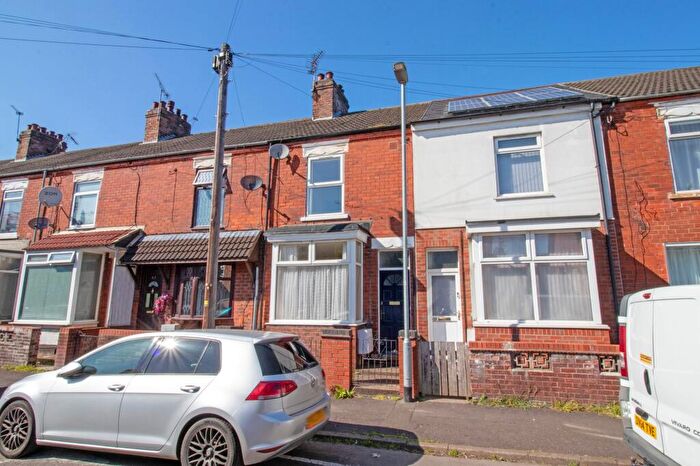 2 Bedroom Terraced House To Rent In Diana Street, Scunthorpe, DN15