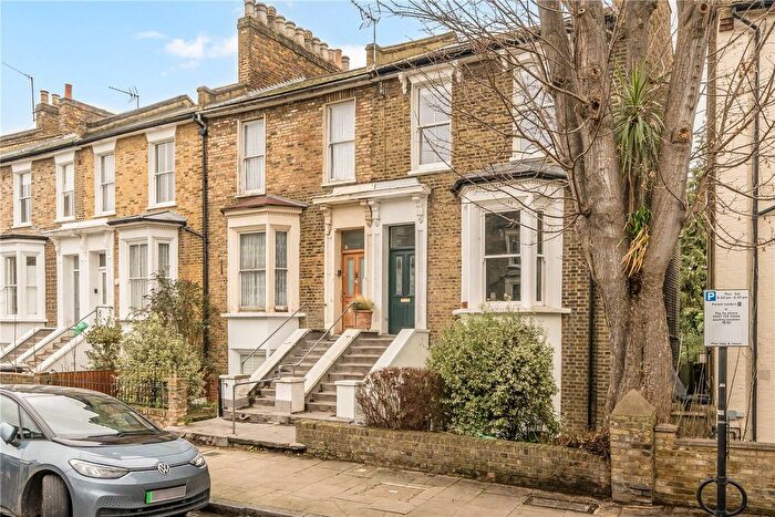 1 Bedroom Flat For Sale In Montague Road, Dalston, London, E8