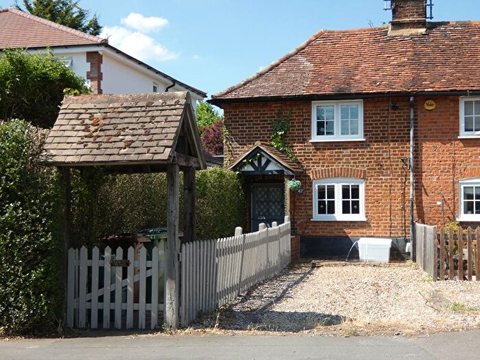 2 Bedroom Cottage To Rent In Mount Pleasant Lane, Bricket Wood, St. Albans, AL2