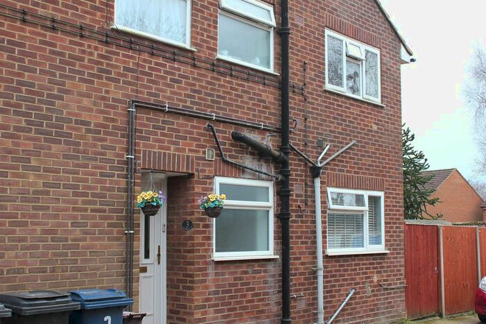 2 Bedroom Flat To Rent In Buckingham Court, Chestnut Lane, Amersham, HP6