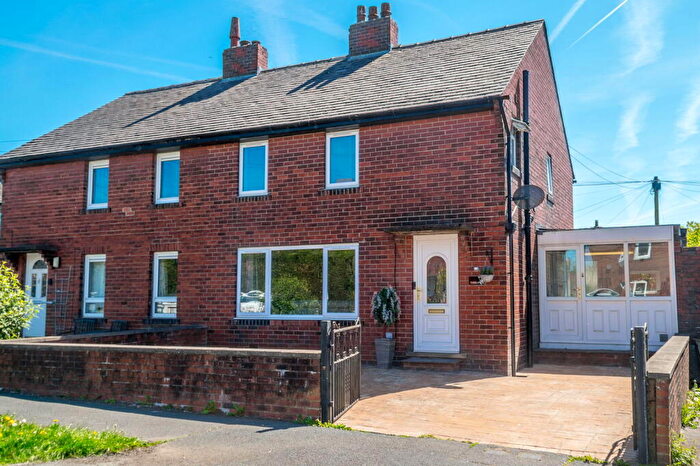 3 Bedroom Semi-Detached House For Sale In Westerley Way, Shelley, HD8