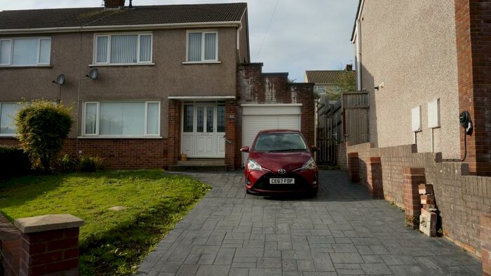 3 Bedroom Semi-Detached House To Rent In Penylan Close, Bassaleg, Newport, NP10