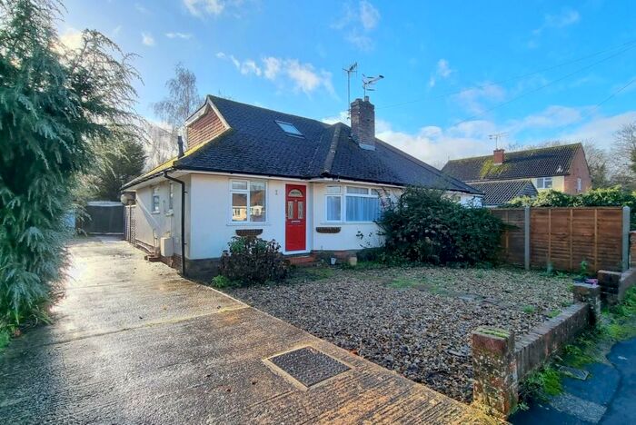 3 Bedroom Bungalow To Rent In Pound Hill, Crawley, West Sussex., RH10